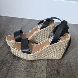 Zara Gold Espadrille Shoes Elegant Design